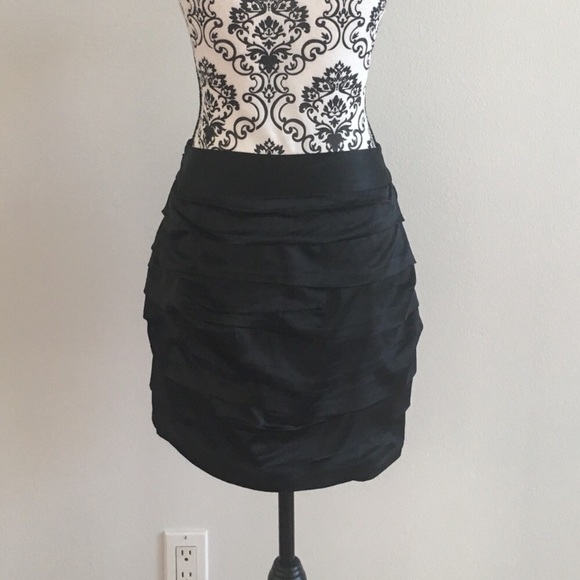Express satin pleated mini skirt - Picture 3 of 7